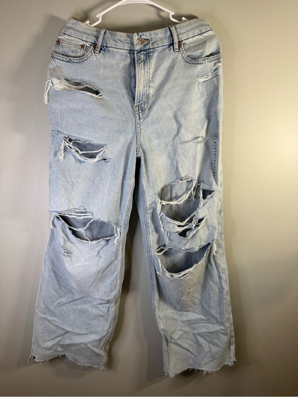 American Eagle Curvy Super High Rise Baggy Straight Jeans 10 Short BROKEN ZIPPER
